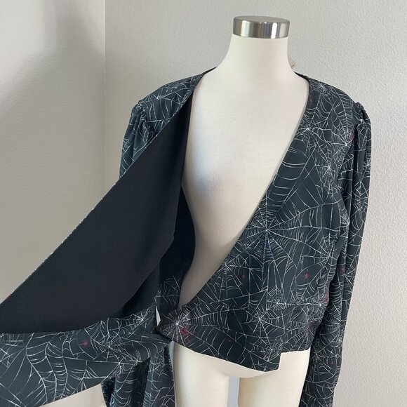 Laura Byrnes Hope Morrison Wrap Top Womens 3X Black Spiderweb Bell Sleeve Gothic - Picture 12 of 12